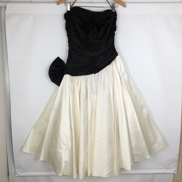 Vintage 80’s Satin Prom Dress Strapless Black Smocked Lace Bodice White Shirt - Picture 10 of 12